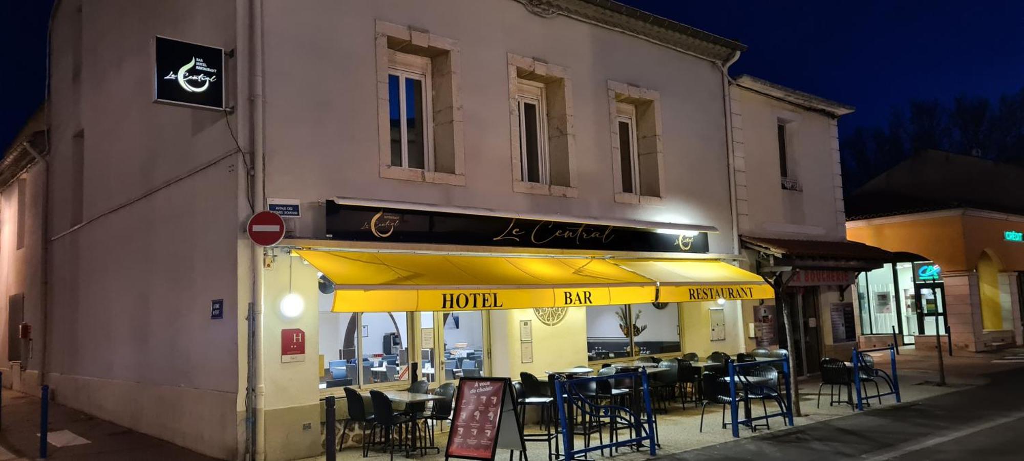 Le Central Hotel Bar Restaurant Balaruc-les-Bains Exterior photo