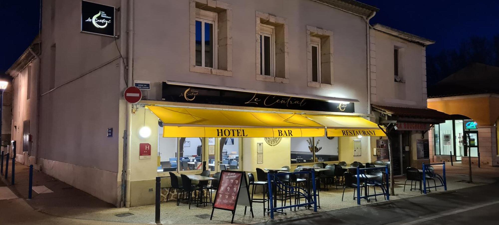 Le Central Hotel Bar Restaurant Balaruc-les-Bains Exterior photo