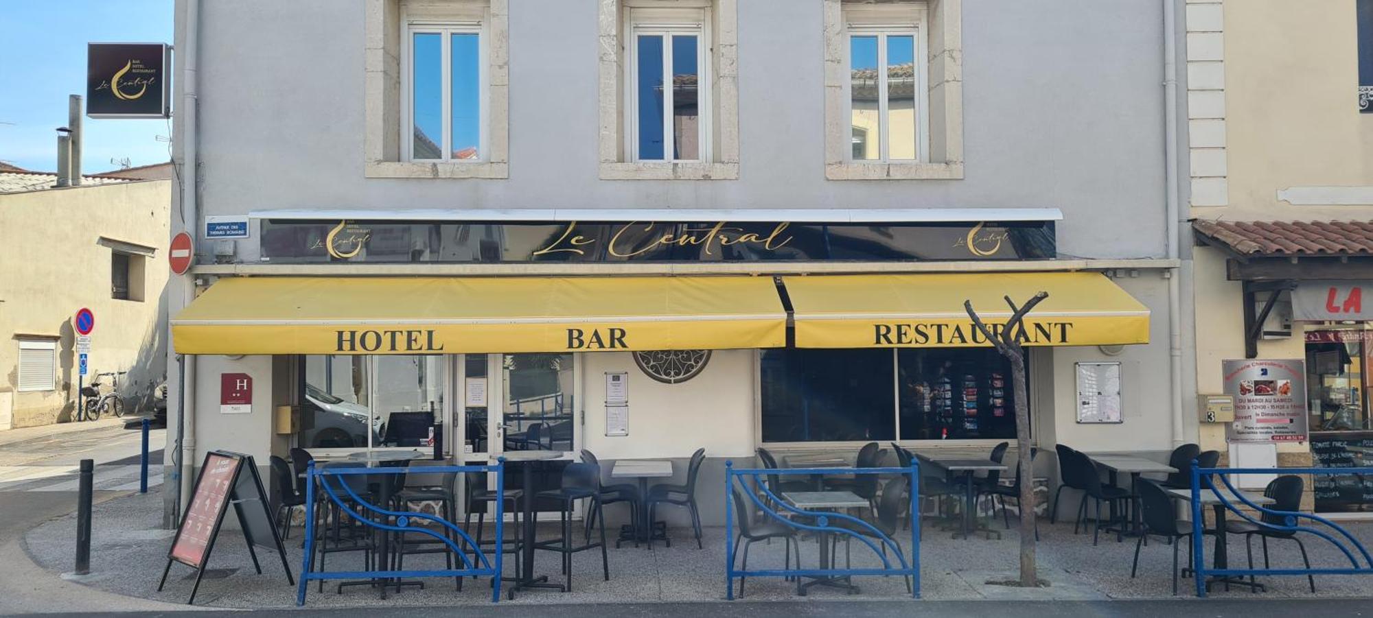 Le Central Hotel Bar Restaurant Balaruc-les-Bains Exterior photo