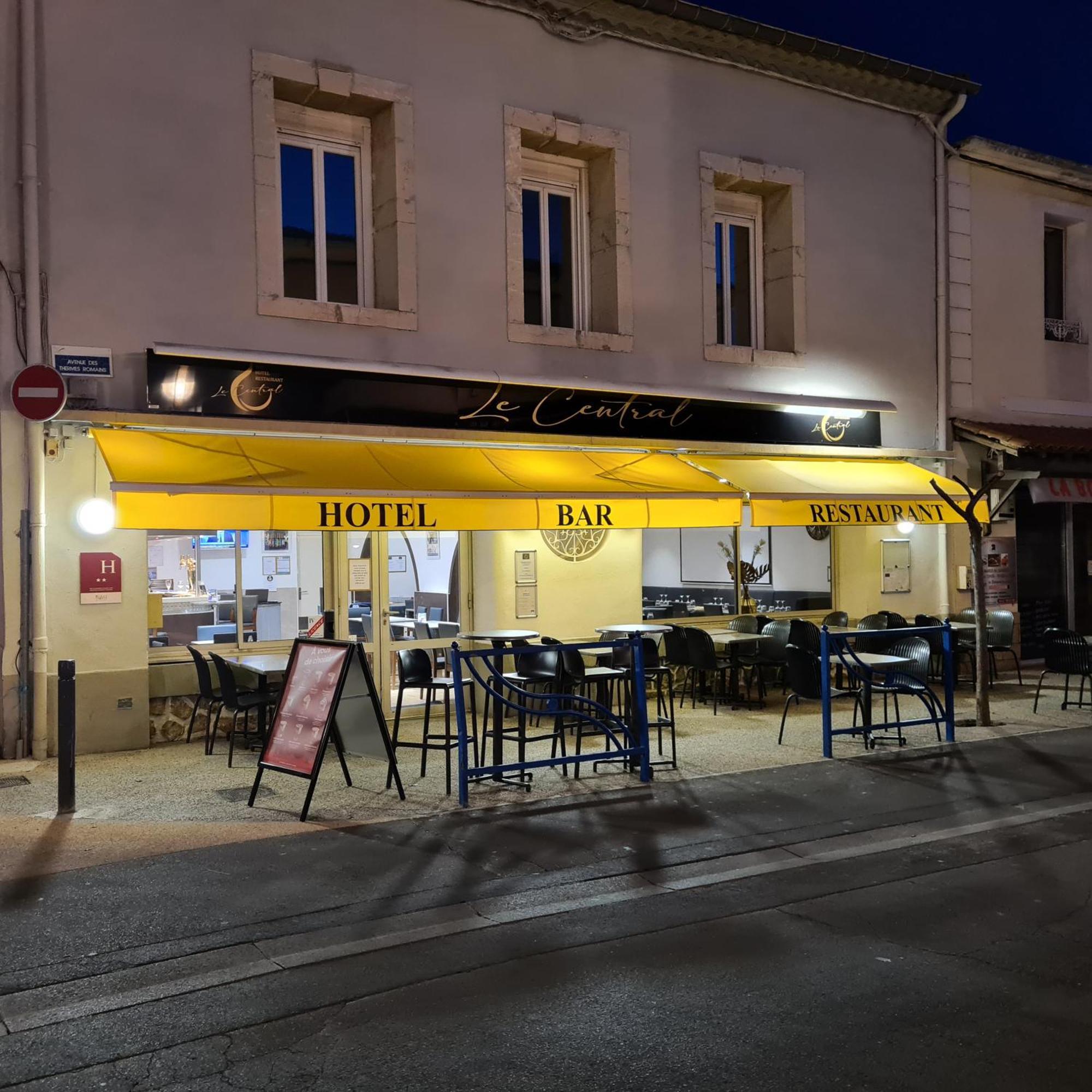 Le Central Hotel Bar Restaurant Balaruc-les-Bains Exterior photo